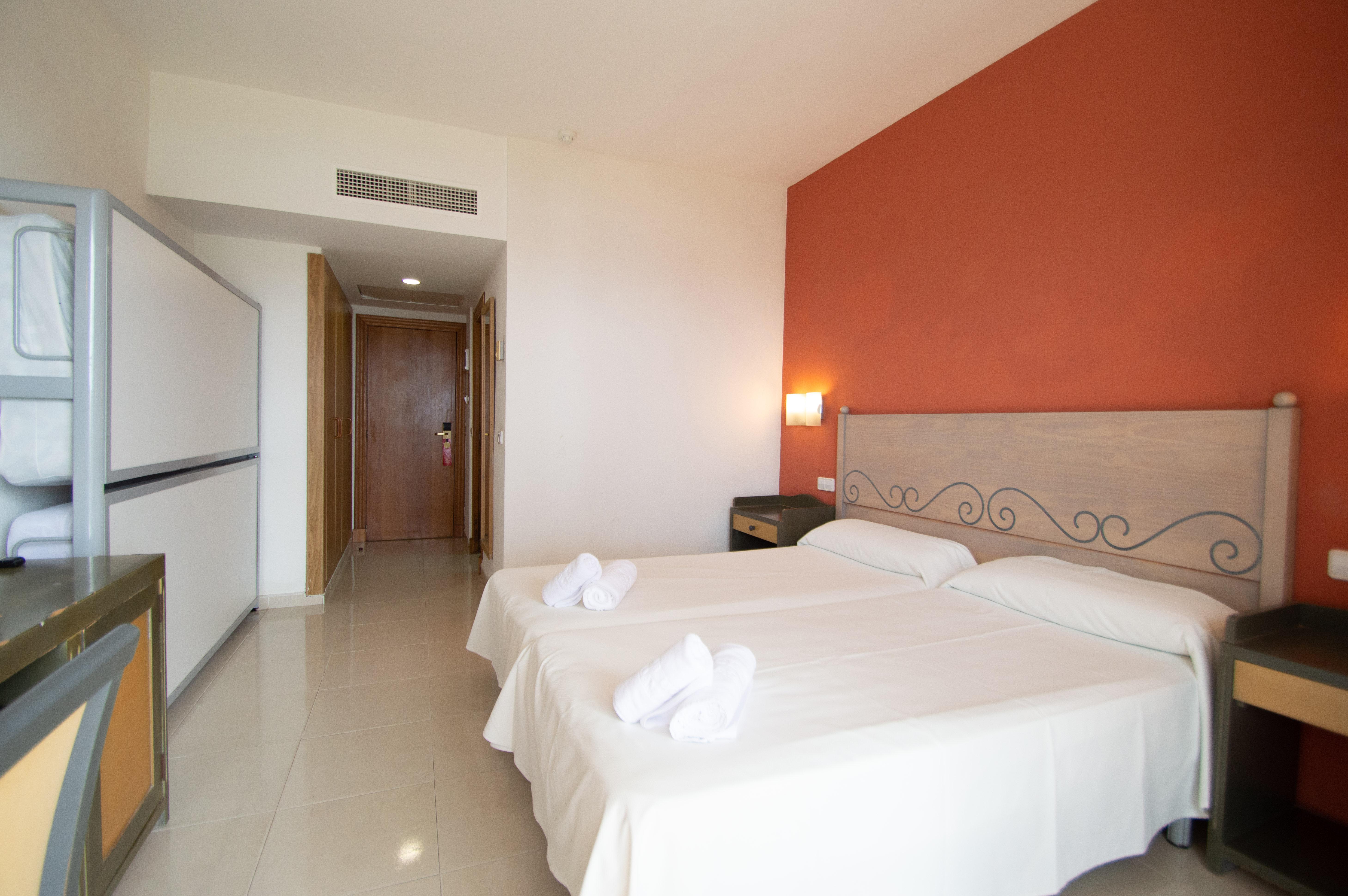 Club Hotel Aguamarina Arenal d'en Castell Bagian luar foto